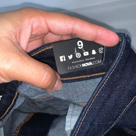 Women's FASHION NOVA skinny high rise jeans, size 9 distressed stretch stye - Picture 3 of 7